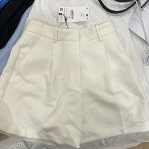 Zara women’s white shorts XS NEW